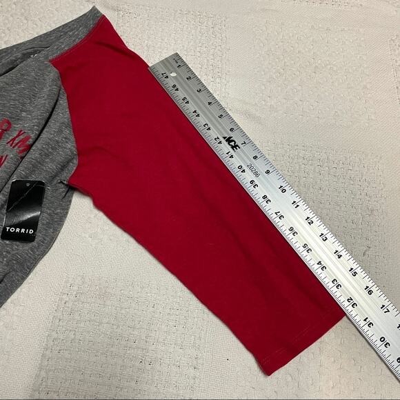 TORRID 0 large "all I want for Xmas is a million dollars" tee TS 2995 - Picture 7 of 11